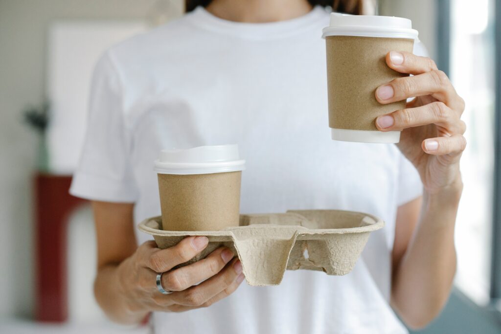 eco-friendly-coffee-cups-at-work