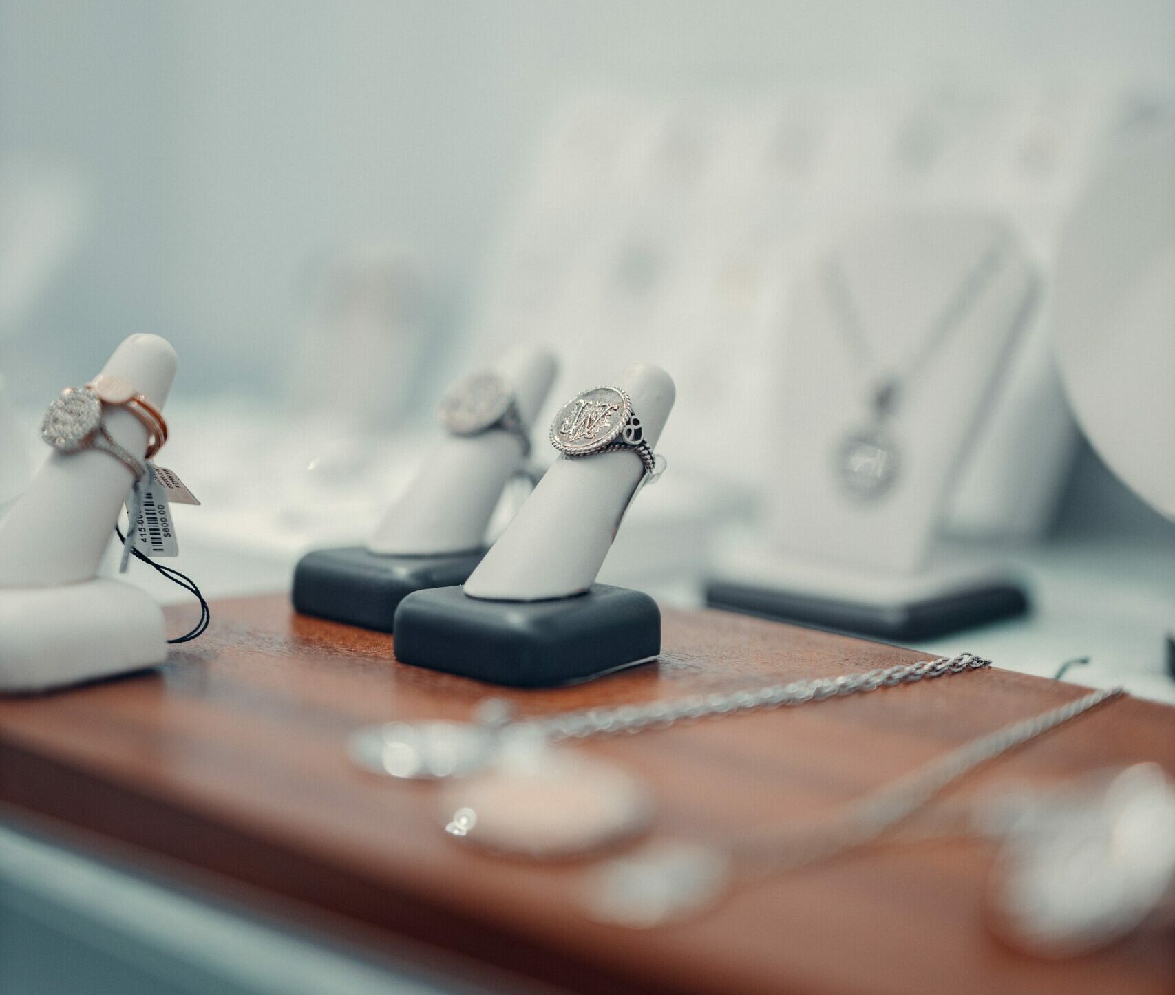 The Importance of Visual Merchandising (and Its Impact on Jewelry Sales)